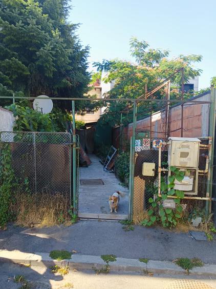 Casă cu 5 camere cu Teren 216 Mp în Banu Manta