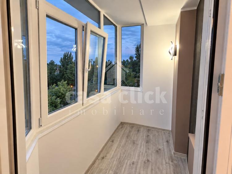 Apartament cu 3 camere decomandat în Micro 19