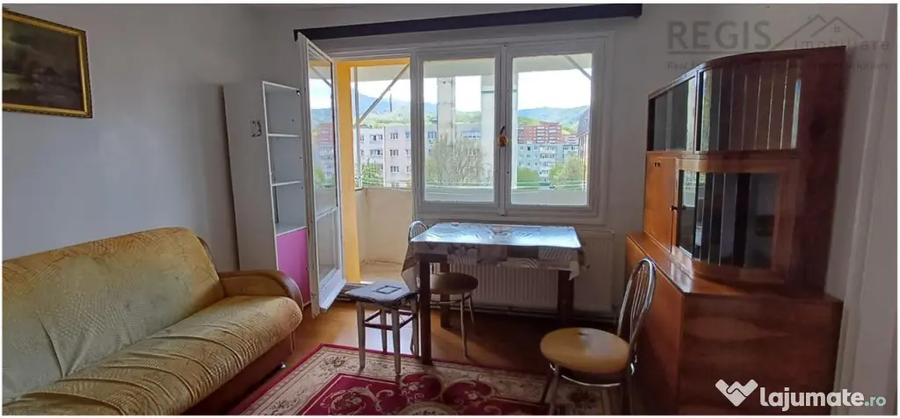 Apartament cu 2 camere nedecomandat în Județean