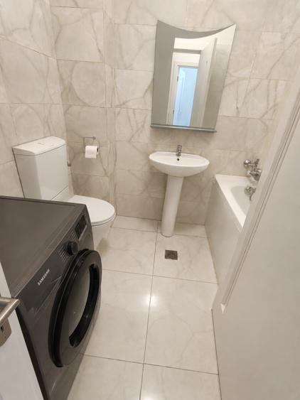 Garsonieră decomandată în Roșu