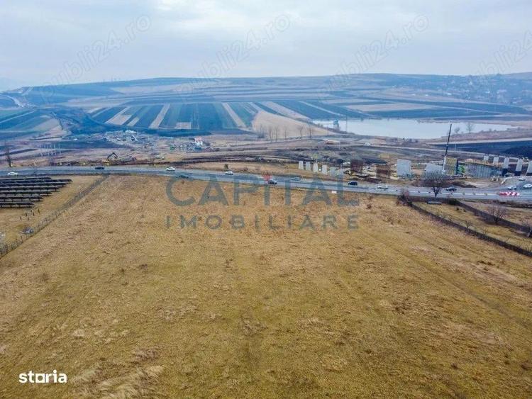Teren de 5300 mp, în Tureni