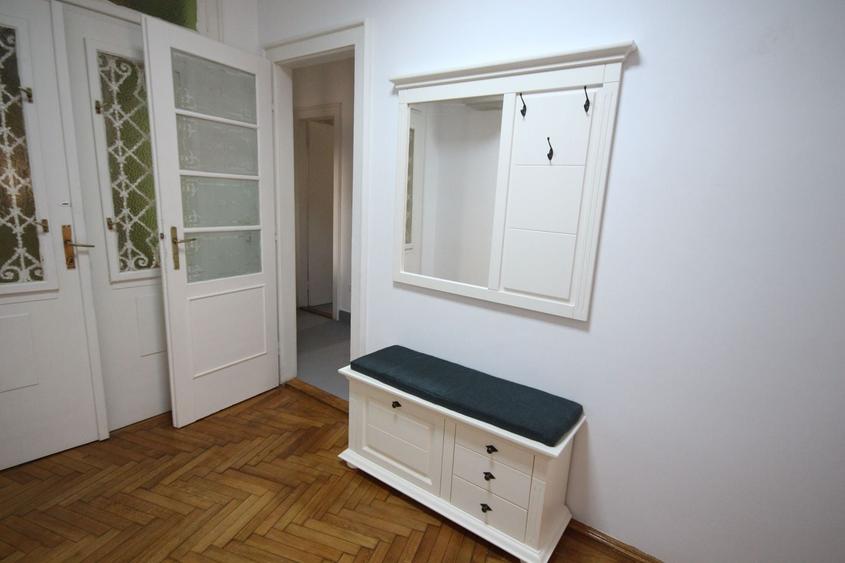 Apartament cu 3 camere decomandat în Take Ionescu