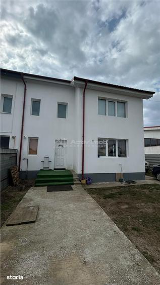 Casă cu 5 camere cu Teren 500 Mp în Crevedia