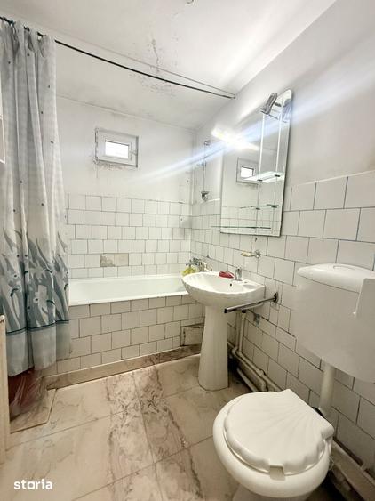 Apartament cu 4 camere decomandat în Radu Negru