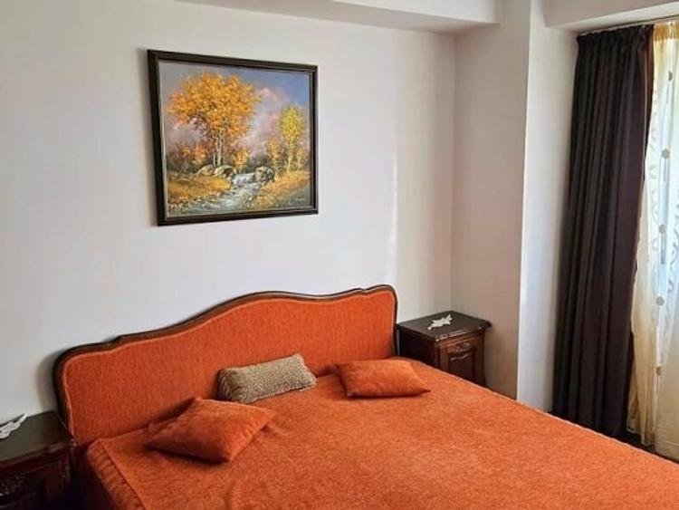 Penthouse cu 3 camere decomandat în Colentina