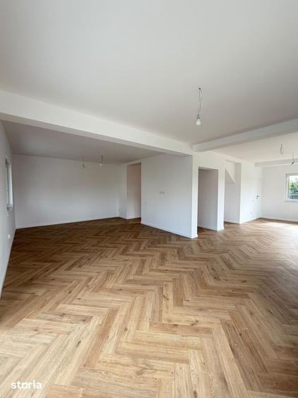 Casă cu 5 camere cu Teren 432 Mp în Chinteni