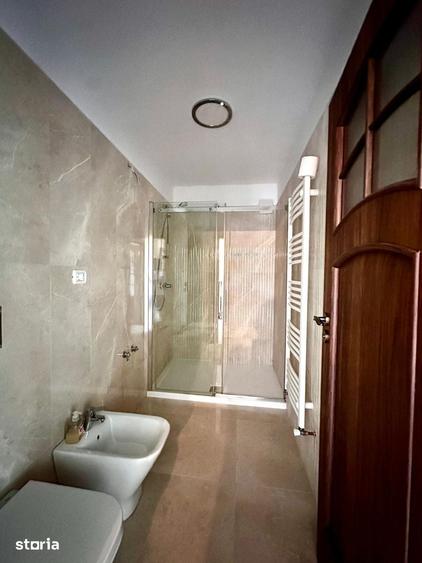Apartament cu 4 camere în Ultracentral