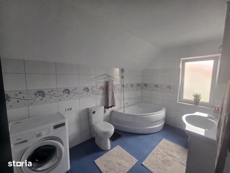 Casă cu 4 camere decomandat cu Teren 395 Mp în Moara
