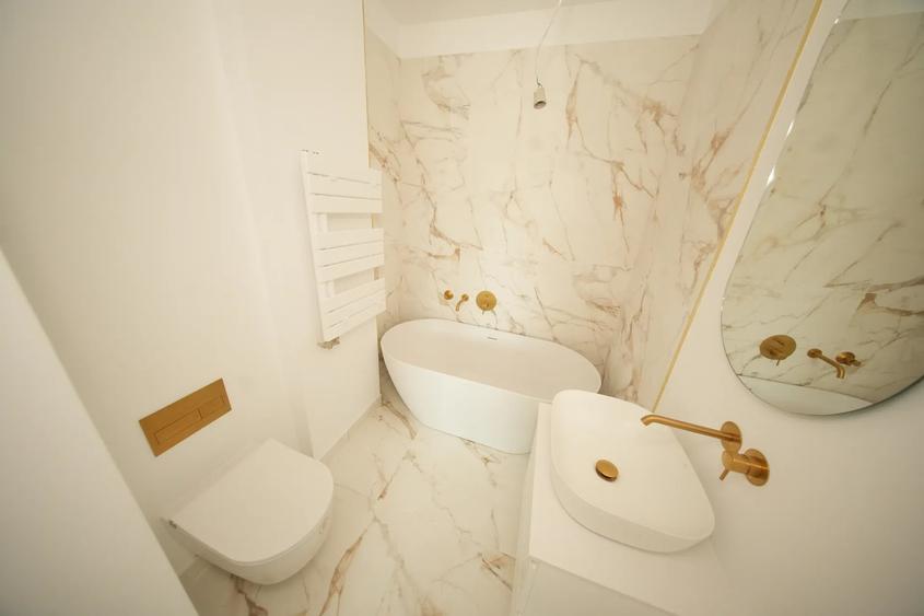 Penthouse cu 4 camere decomandat în Unirii