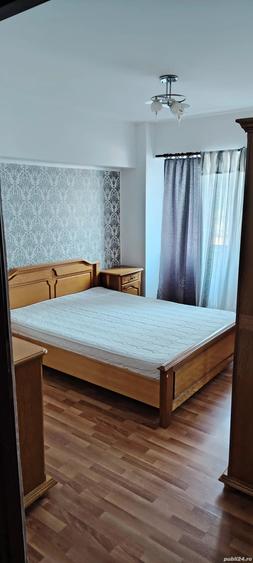 Apartament cu 4 camere decomandat în Micro 5