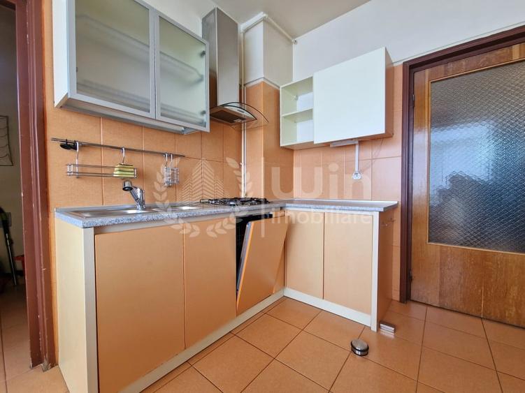 Apartament cu 3 camere decomandat, mobilat în Central