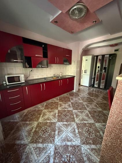 Apartament cu 2 camere decomandat în Republicii