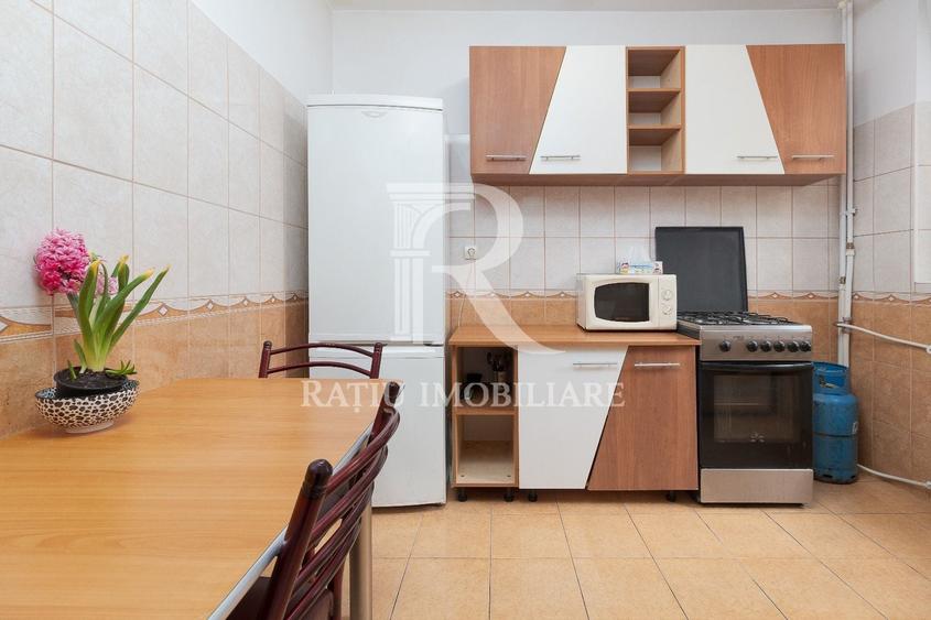 Apartament cu 2 camere decomandat, mobilat în Ultracentral