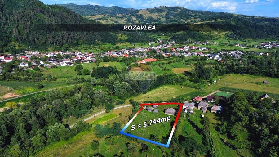 Casă individuală cu 3 camere cu Teren 3744 Mp în Rozavlea