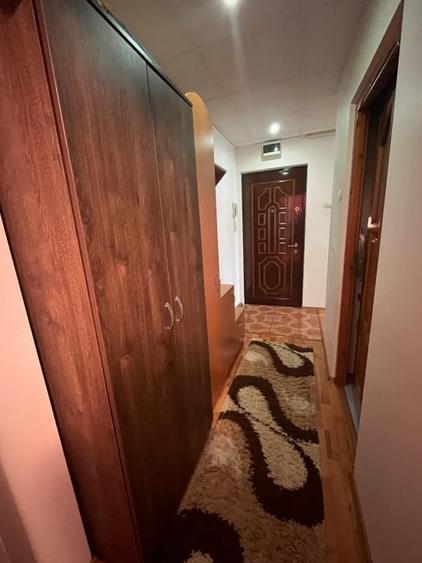 Apartament cu 3 camere decomandat, mobilat în Bogdan Vodă