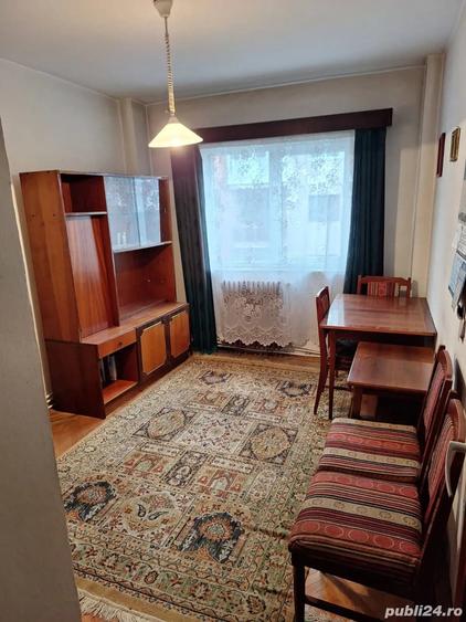 Apartament cu 4 camere decomandat în Central