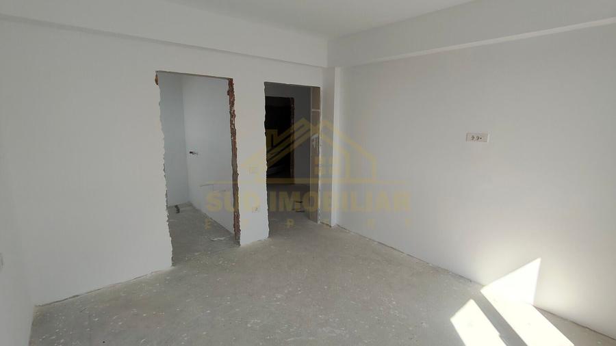 Casă individuală cu 5 camere cu Teren 492 Mp în Central