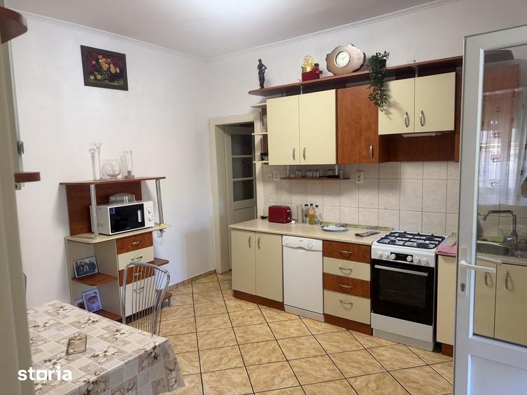 Casă cu 3 camere cu Teren 500 Mp în Central