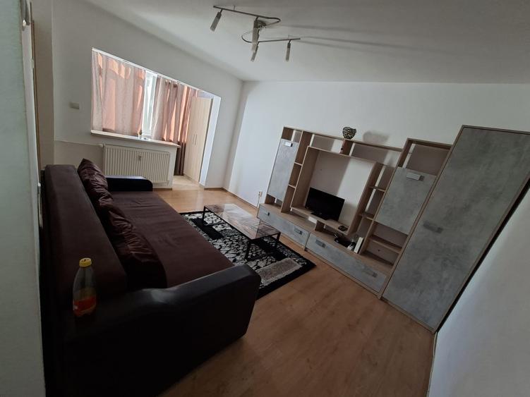 Garsonieră semidecomandată în Malu Roșu