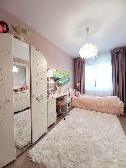 Apartament cu 3 camere semidecomandat, mobilat în Băneasa