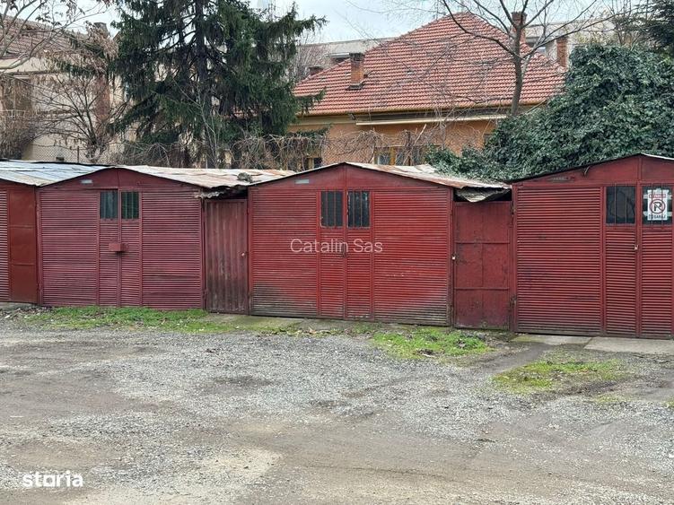 Apartament cu garaj de vanzare pe strada Andrei Muresanu