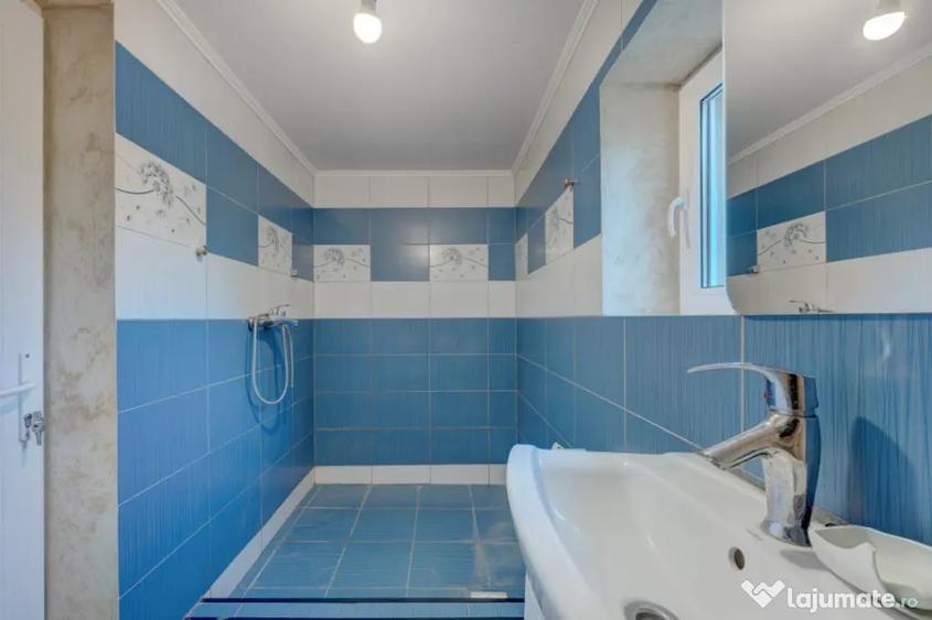 Casă cu 3 camere cu Teren 2200 Mp în Răcari