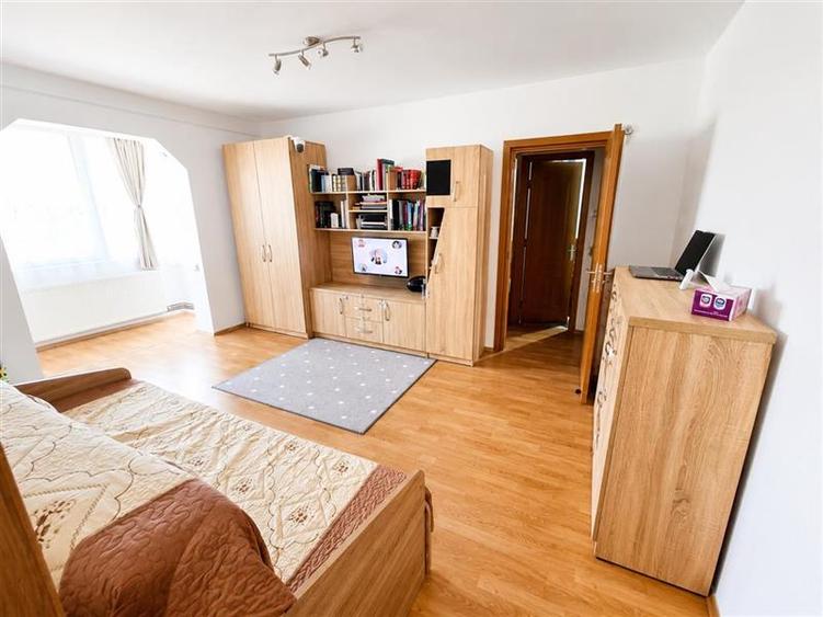 Apartament cu 2 camere semidecomandat, mobilat în Griviței