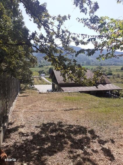 Casă cu 4 camere cu Teren 19200 Mp în Creaca
