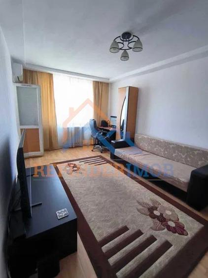 Apartament cu 3 camere decomandat, mobilat în Rahova