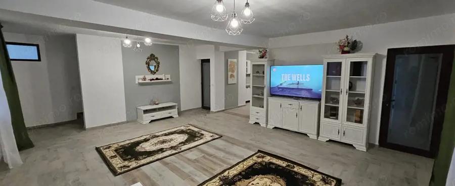 Casă cu 4 camere cu Teren 480 Mp în Est