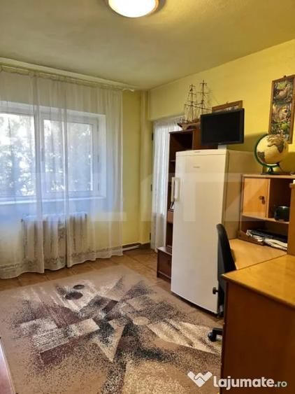 Apartament cu 4 camere decomandat în Central