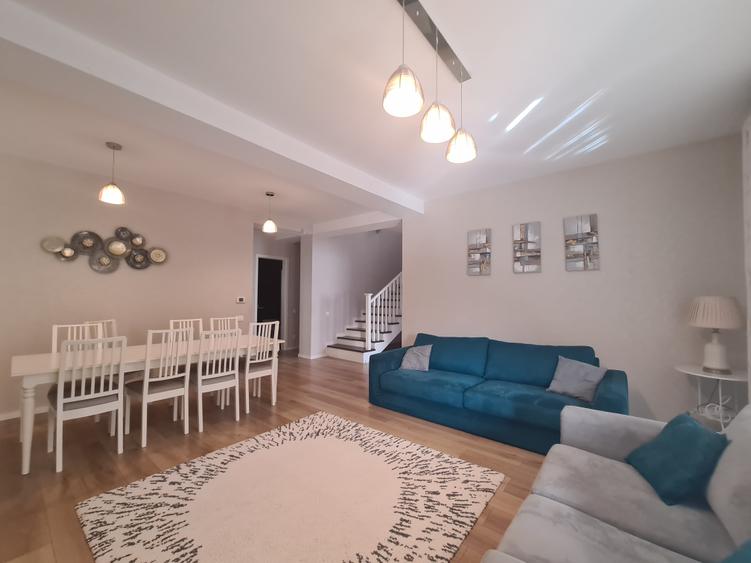 Casă individuală cu 5 camere cu Canalizare în Central