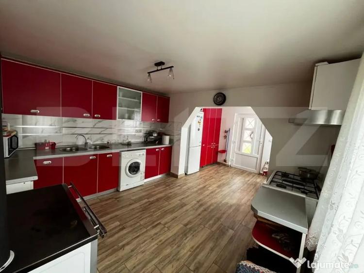 Casă cu 7 camere cu Teren 4200 Mp în Central
