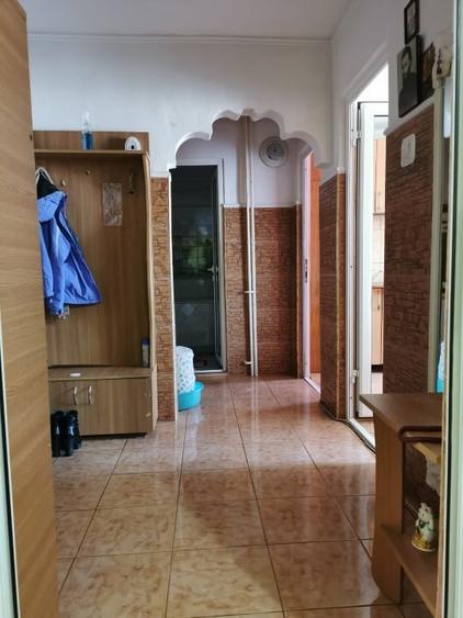 Apartament cu 2 camere decomandat, mobilat în Casa de Cultură