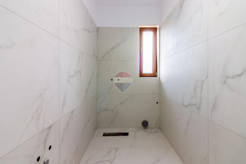 Duplex cu 4 camere cu Teren 238 Mp în Nord-Vest