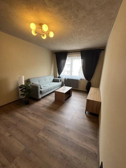 Apartament cu 3 camere decomandat în Olimpia-Stadion