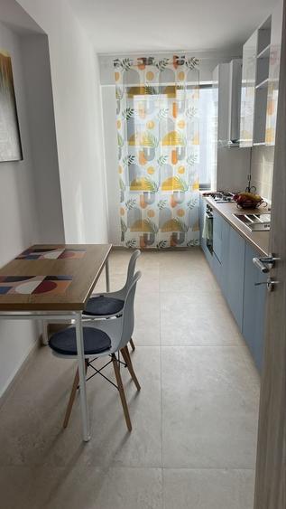 Apartament cu 2 camere decomandat în Jiului