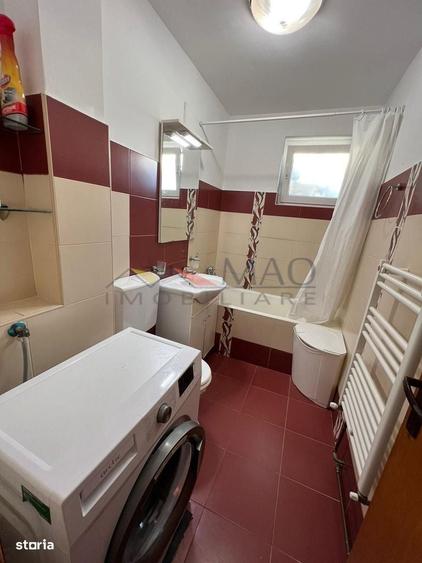 Apartament cu 4 camere decomandat în Cornișa