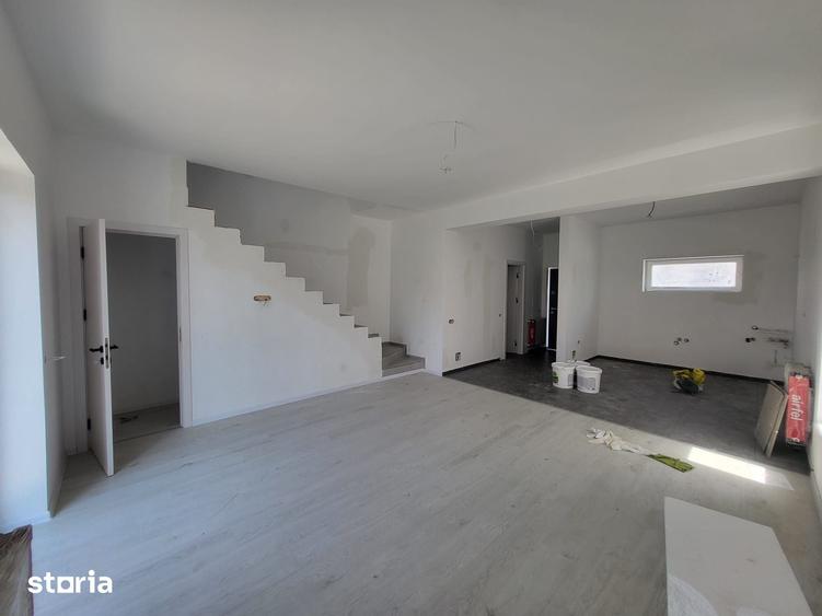Casă cu 3 camere cu Teren 250 Mp în Central