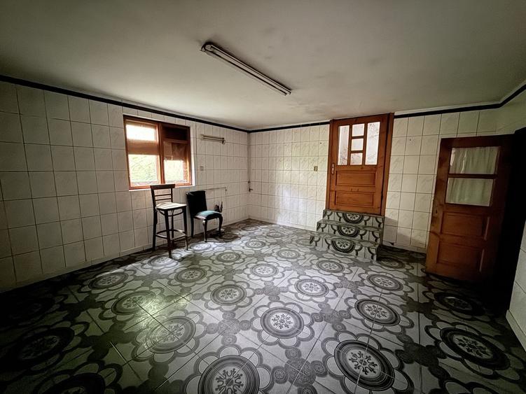 Casă individuală cu 6 camere cu Canalizare în Unirii