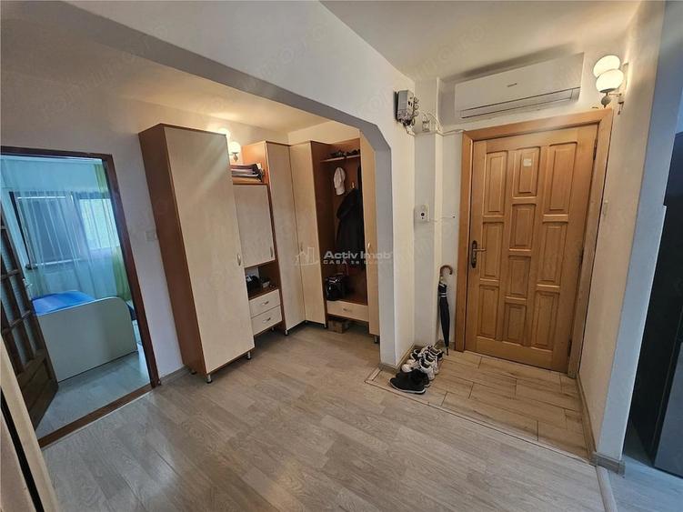 Apartament cu 3 camere decomandat în Cuptoare (Reșița)