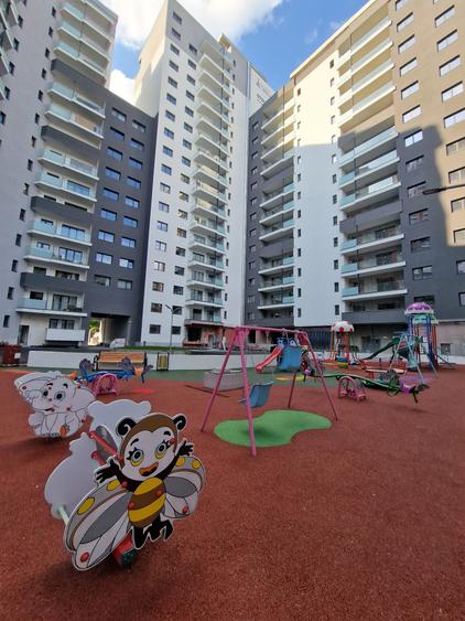 Penthouse cu 4 camere decomandat în Mihai Bravu