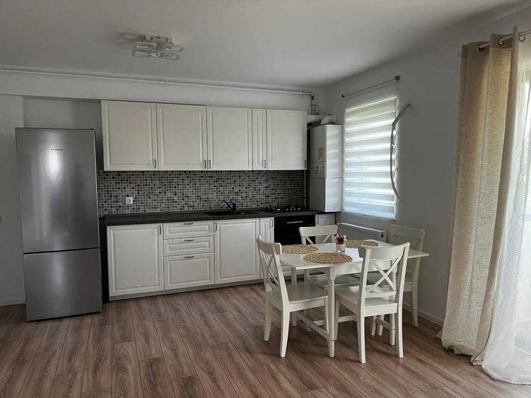 Apartament cu 3 camere decomandat în Exterior Vest