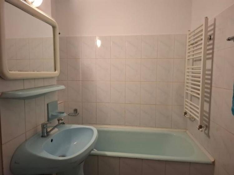 Apartament cu 3 camere decomandat în Aradului