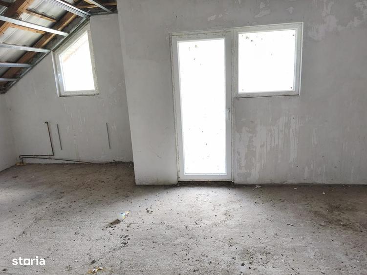 Casă cu 4 camere cu Teren 1100 Mp în Ernei