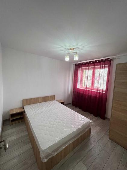 Apartament cu 3 camere decomandat în Colentina