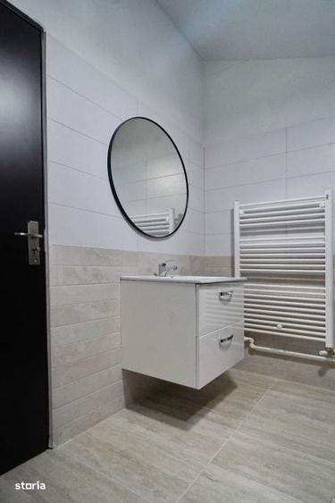 Spațiu comercial, de 120 mp, în Eremia