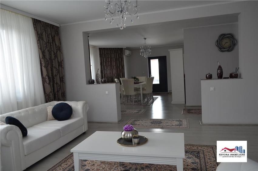 Casă cu 6 camere cu Teren 1003 Mp în Nazna