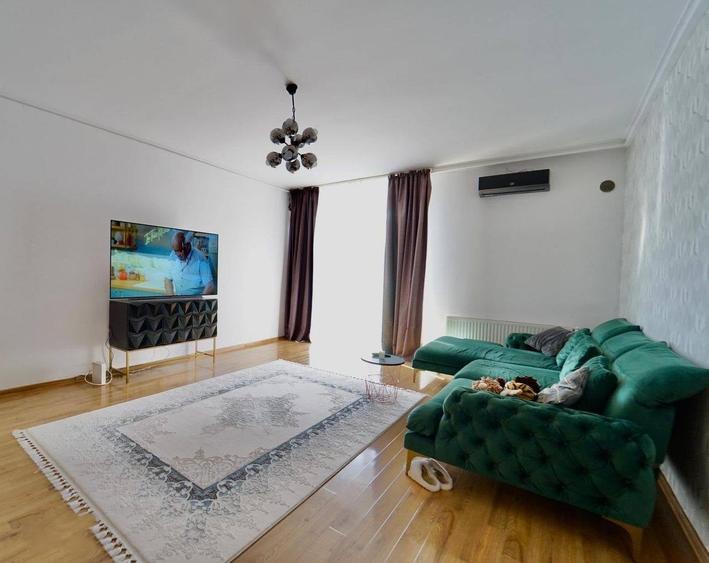 Apartament cu 3 camere decomandat în Plopilor