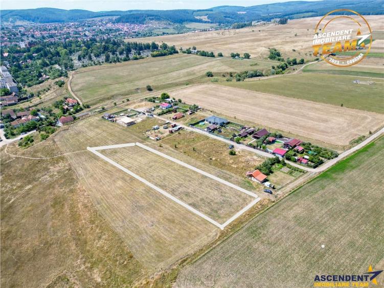 Teren de 5300 mp, în Central